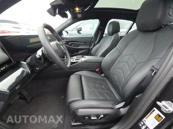 2026 BMW 5 Series Sedan 530i xDrive - miniatura 13