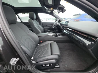 2026 BMW 5 Series Sedan 530i xDrive - miniatura 14