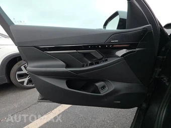 2026 BMW 5 Series Sedan 530i xDrive - miniatura 15