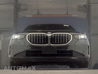 2026 BMW 5 Series Sedan 530i xDrive - miniatura 3
