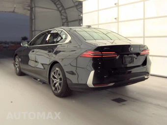 2026 BMW 5 Series Sedan 530i xDrive - miniatura 8