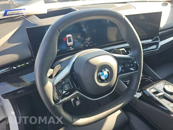 2026 BMW 5 Series Sedan 530i xDrive - miniatura 10