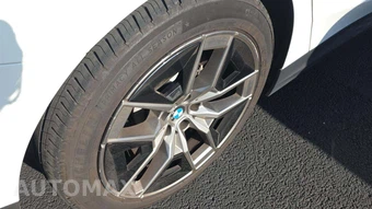 2026 BMW 5 Series Sedan 530i xDrive - miniatura 23