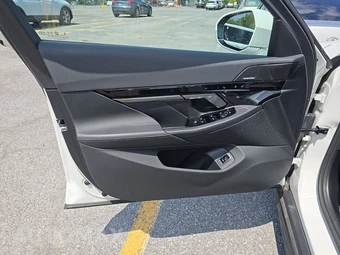 2026 BMW 5 Series Sedan 530i xDrive - miniatura 14