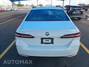 2026 BMW 5 Series Sedan 530i xDrive - miniatura 5