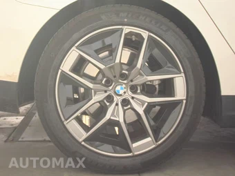 2026 BMW 5 Series Sedan 530i xDrive - miniatura 11