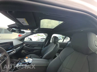 2026 BMW 5 Series Sedan 530i xDrive - miniatura 20