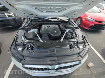 2026 BMW 5 Series Sedan 530i xDrive - miniatura 22