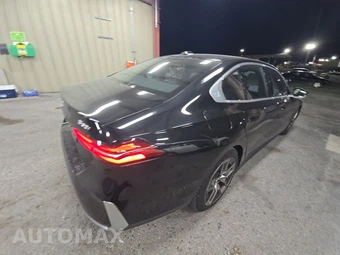 2026 BMW 5 Series Sedan 530i xDrive - miniatura 4