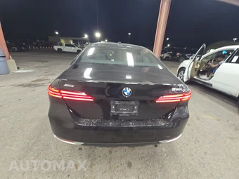 2026 BMW 5 Series Sedan 530i xDrive - miniatura 5