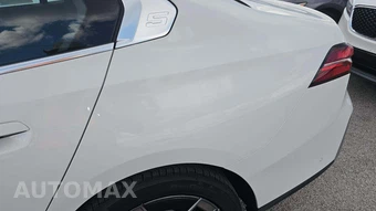2026 BMW 5 Series Sedan 530i xDrive - miniatura 19