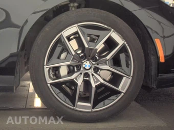 2026 BMW 5 Series Sedan 530i xDrive - miniatura 10