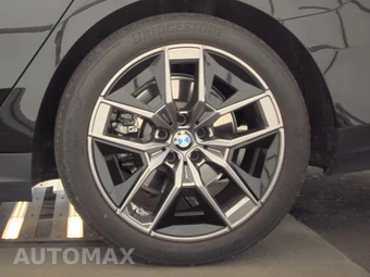 2026 BMW 5 Series Sedan 530i xDrive - miniatura 12