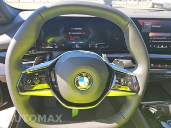2026 BMW 5 Series Sedan 530i xDrive - miniatura 16
