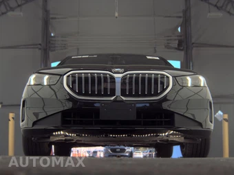 2026 BMW 5 Series Sedan 530i xDrive - miniatura 3