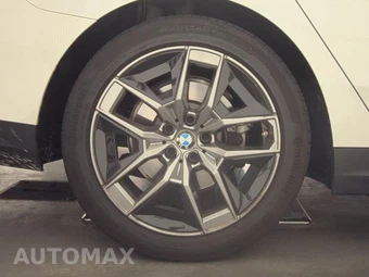 2026 BMW 5 Series Sedan 530i xDrive - miniatura 11
