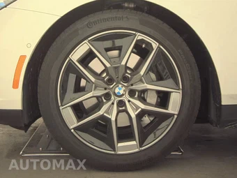 2026 BMW 5 Series Sedan 530i xDrive - miniatura 9