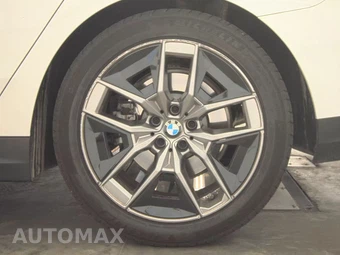 2026 BMW 5 Series Sedan 530i xDrive - miniatura 12