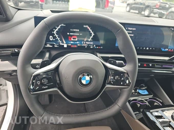 2026 BMW 5 Series Sedan 530i xDrive - miniatura 16