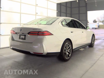 2026 BMW 5 Series Sedan 530i xDrive - miniatura 5