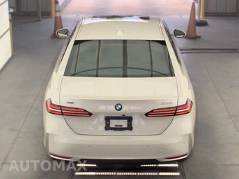 2026 BMW 5 Series Sedan 530i xDrive - miniatura 6