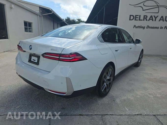 2026 BMW 5 Series Sedan 530i xDrive - miniatura 3