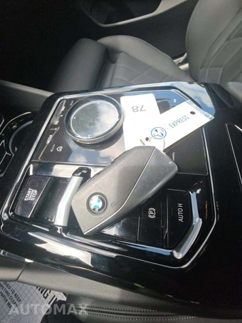 2026 BMW 5 Series Sedan 530i xDrive - miniatura 8