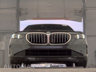 2026 BMW 5 Series Sedan 530i xDrive - miniatura 3
