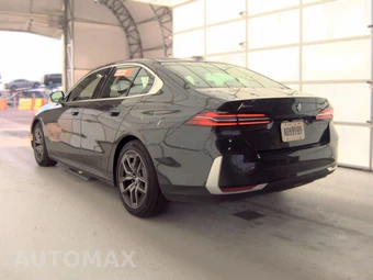 2026 BMW 5 Series Sedan 530i xDrive - miniatura 8