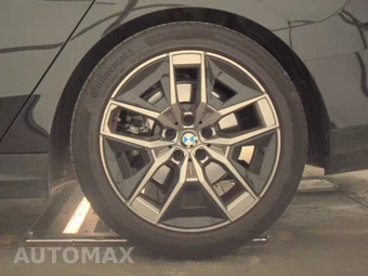 2026 BMW 5 Series Sedan 530i xDrive - miniatura 12