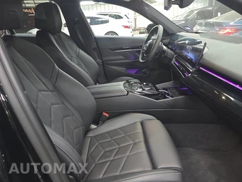 2026 BMW 5 Series Sedan 530i xDrive - miniatura 14