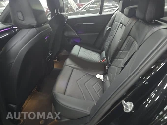 2026 BMW 5 Series Sedan 530i xDrive - miniatura 19