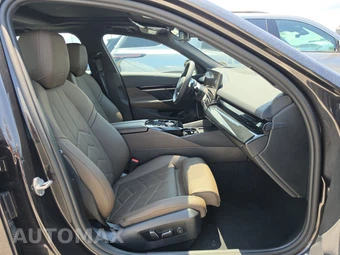 2026 BMW 5 Series Sedan 530i xDrive - miniatura 14