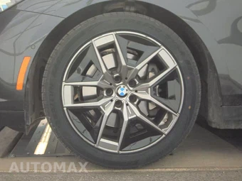 2026 BMW 5 Series Sedan 530i xDrive - miniatura 9