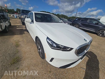 2026 BMW 5 Series Sedan 530i xDrive - miniatura 3