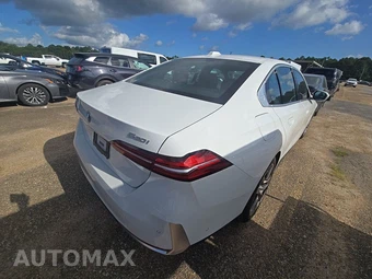 2026 BMW 5 Series Sedan 530i xDrive - miniatura 4