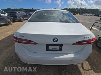 2026 BMW 5 Series Sedan 530i xDrive - miniatura 5