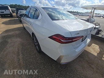 2026 BMW 5 Series Sedan 530i xDrive - miniatura 6