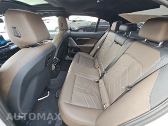 2026 BMW 5 Series Sedan 530i xDrive - miniatura 13