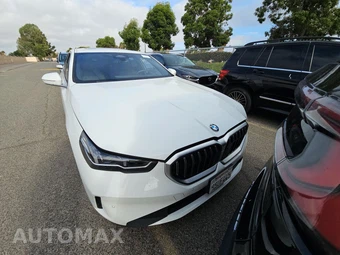 2026 BMW 5 Series Sedan 530i xDrive - miniatura 2