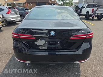 2026 BMW 5 Series Sedan 530i xDrive - miniatura 5
