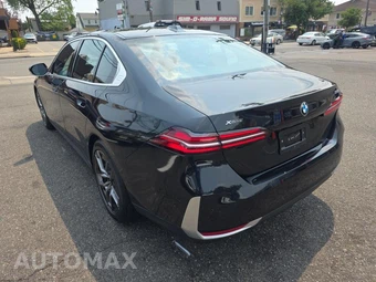 2026 BMW 5 Series Sedan 530i xDrive - miniatura 6