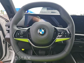 2026 BMW 5 Series Sedan 530i xDrive - miniatura 10