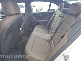 2026 BMW 5 Series Sedan 530i xDrive - miniatura 13