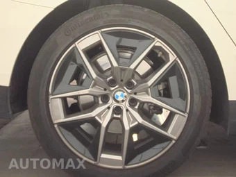 2026 BMW 5 Series Sedan 530i xDrive - miniatura 11