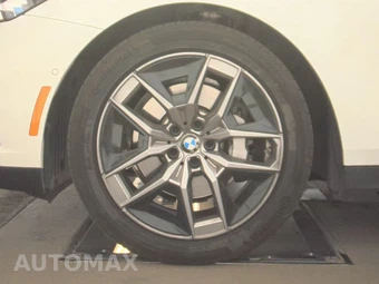 2026 BMW 5 Series Sedan 530i xDrive - miniatura 9