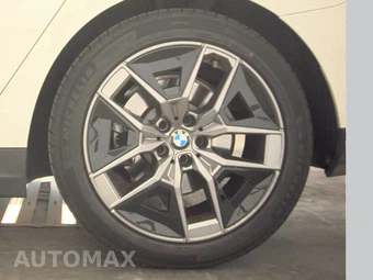 2026 BMW 5 Series Sedan 530i xDrive - miniatura 12