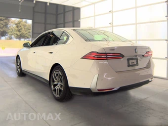 2026 BMW 5 Series Sedan 530i xDrive - miniatura 8