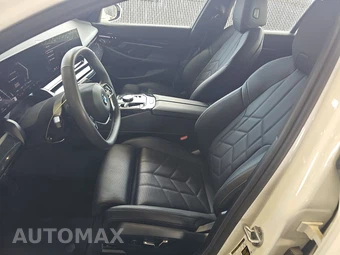2026 BMW 5 Series Sedan 530i xDrive - miniatura 13