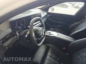 2026 BMW 5 Series Sedan 530i xDrive - miniatura 17